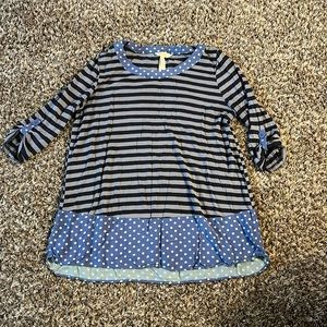 Matilda Jane women’s top, size medium, grey with polka dots